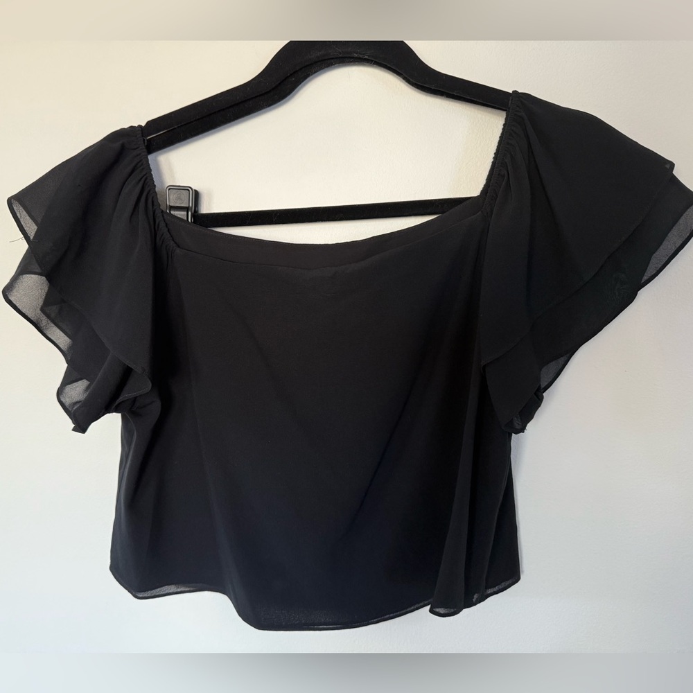 Alice + Olivia cropped flowy top